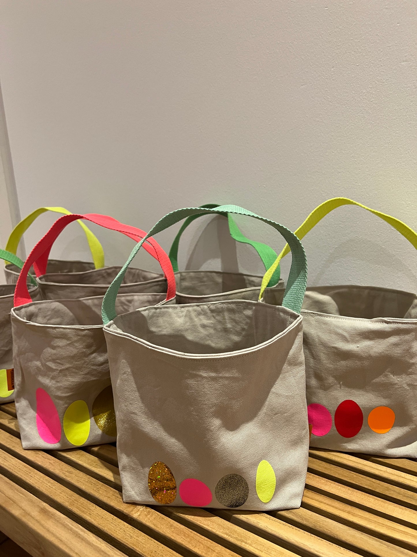 Osterkörbchen Neon - Personalisierbar